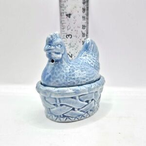 Vintage Nesting Hen on a Basket Blue Stacking Salt & Pepper Shaker Chicken Decor